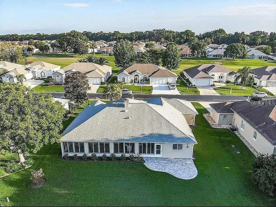 For Sale: $429,900 (3 beds, 2 baths, 1833 Square Feet)