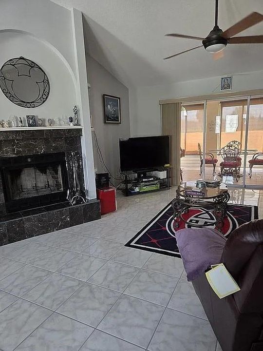 For Sale: $429,900 (3 beds, 2 baths, 1833 Square Feet)