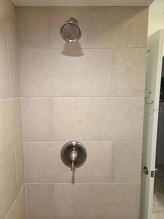 For Sale: $429,900 (3 beds, 2 baths, 1833 Square Feet)