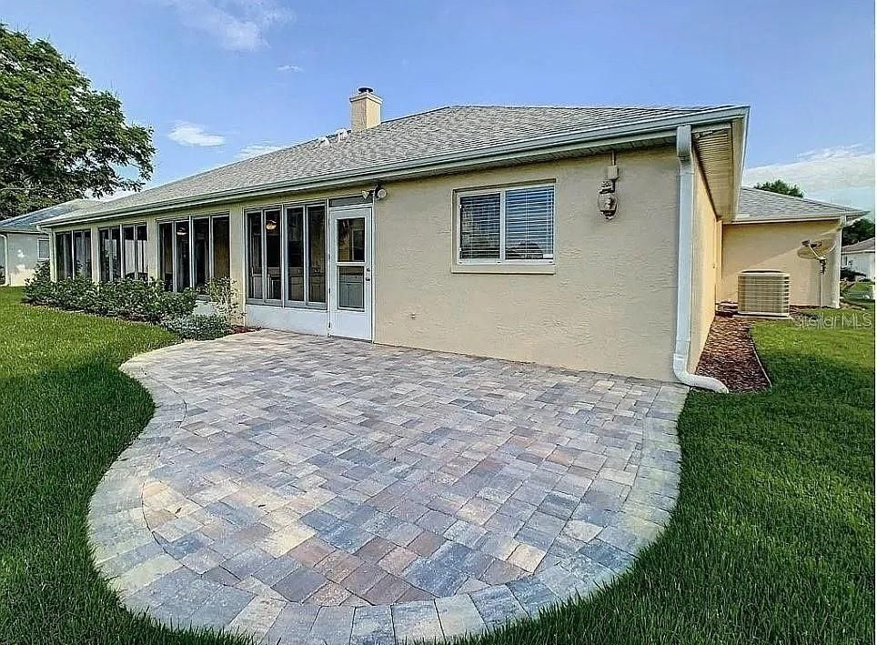 For Sale: $429,900 (3 beds, 2 baths, 1833 Square Feet)