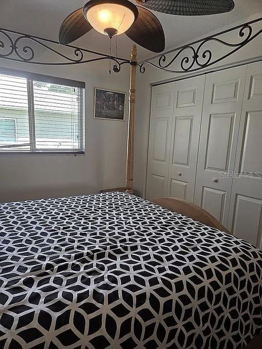 For Sale: $429,900 (3 beds, 2 baths, 1833 Square Feet)