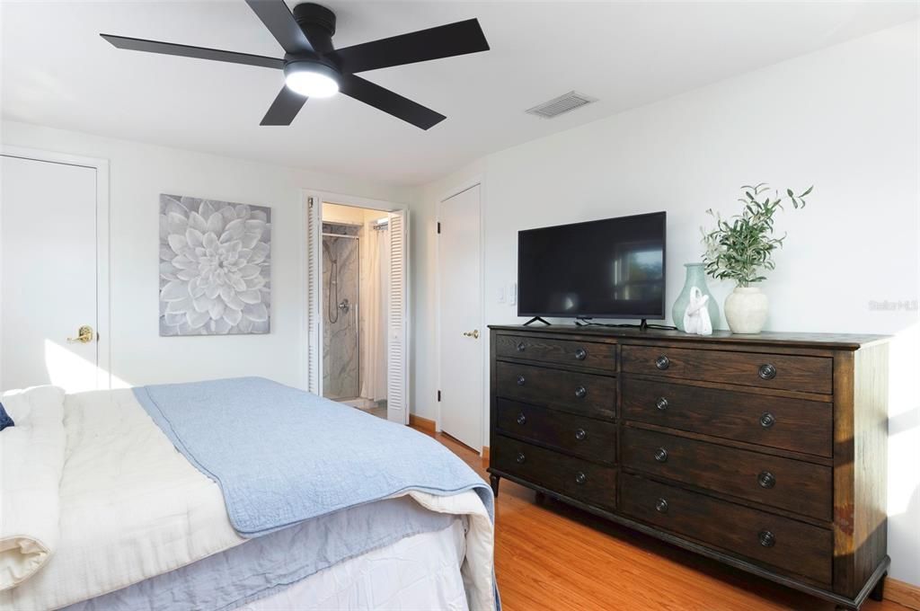 For Sale: $625,000 (3 beds, 2 baths, 2056 Square Feet)