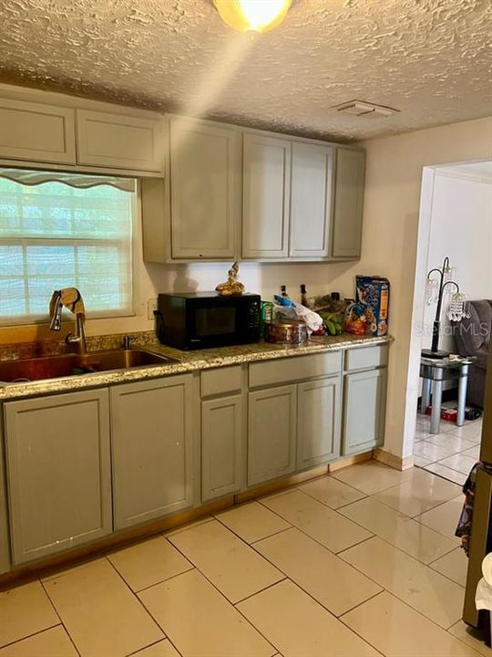 En Venta: $175,000 (3 camas, 2 baños, 1717 Pies cuadrados)