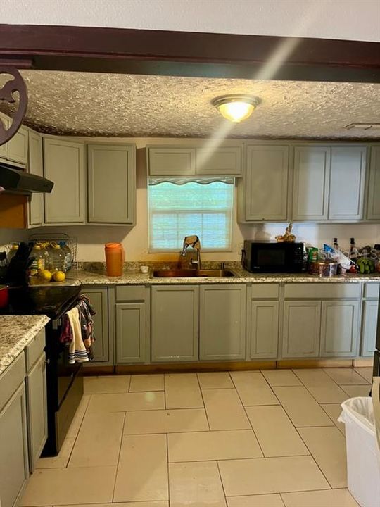 En Venta: $175,000 (3 camas, 2 baños, 1717 Pies cuadrados)