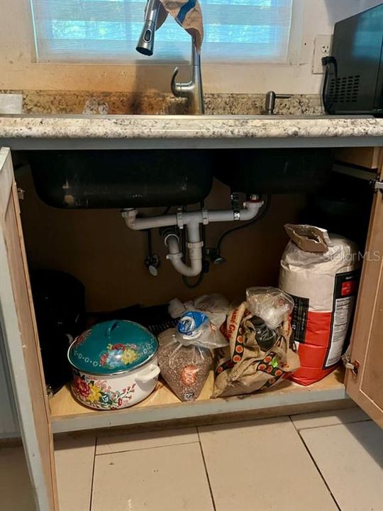 En Venta: $175,000 (3 camas, 2 baños, 1717 Pies cuadrados)