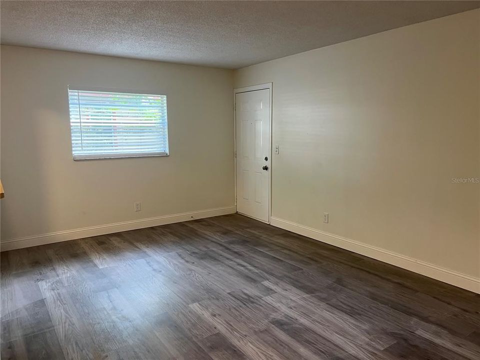 For Sale: $270,000 (2 beds, 0 baths, 1186 Square Feet)