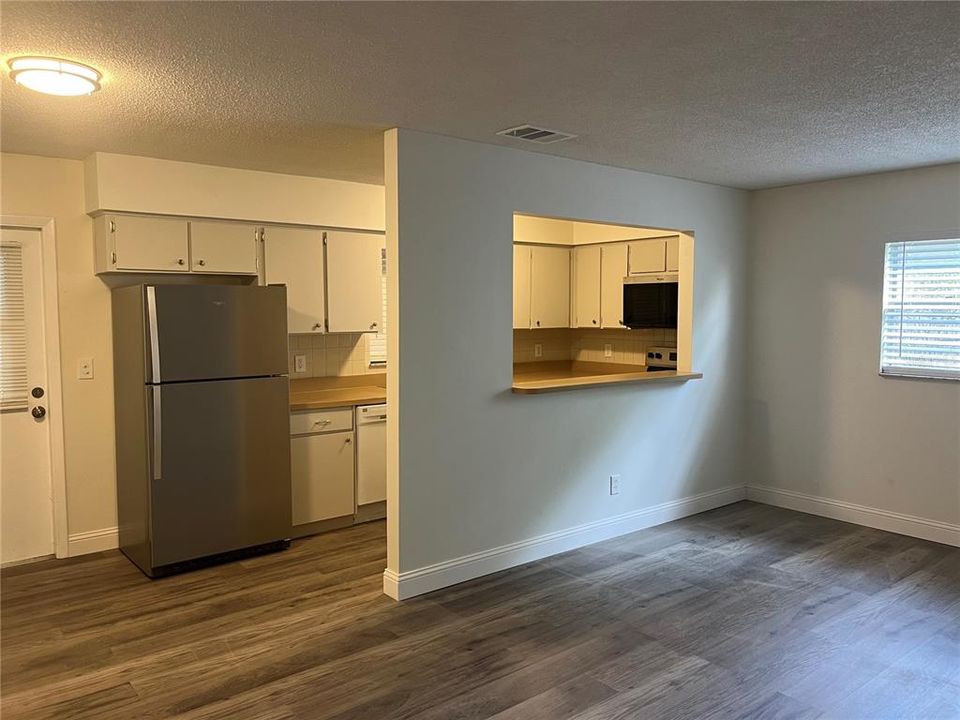 For Sale: $270,000 (2 beds, 0 baths, 1186 Square Feet)