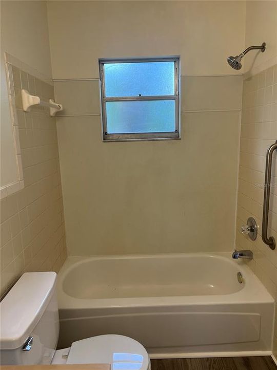 For Sale: $270,000 (2 beds, 0 baths, 1186 Square Feet)