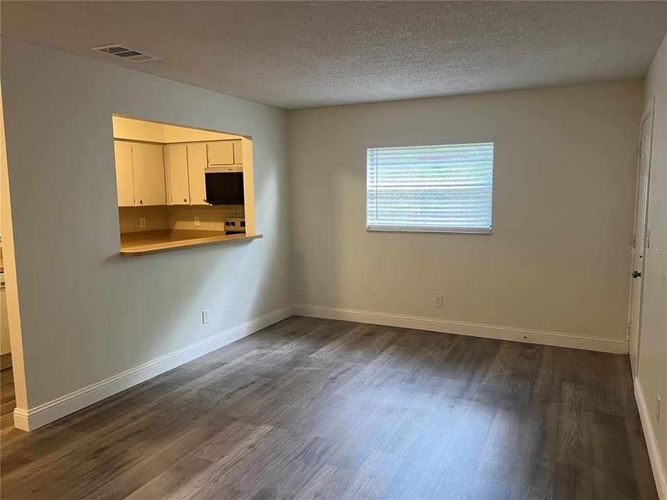 For Sale: $270,000 (2 beds, 0 baths, 1186 Square Feet)