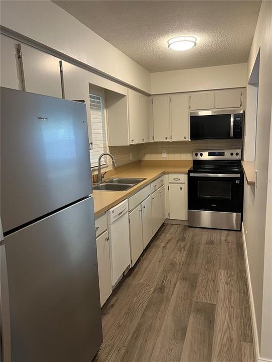 For Sale: $270,000 (2 beds, 0 baths, 1186 Square Feet)