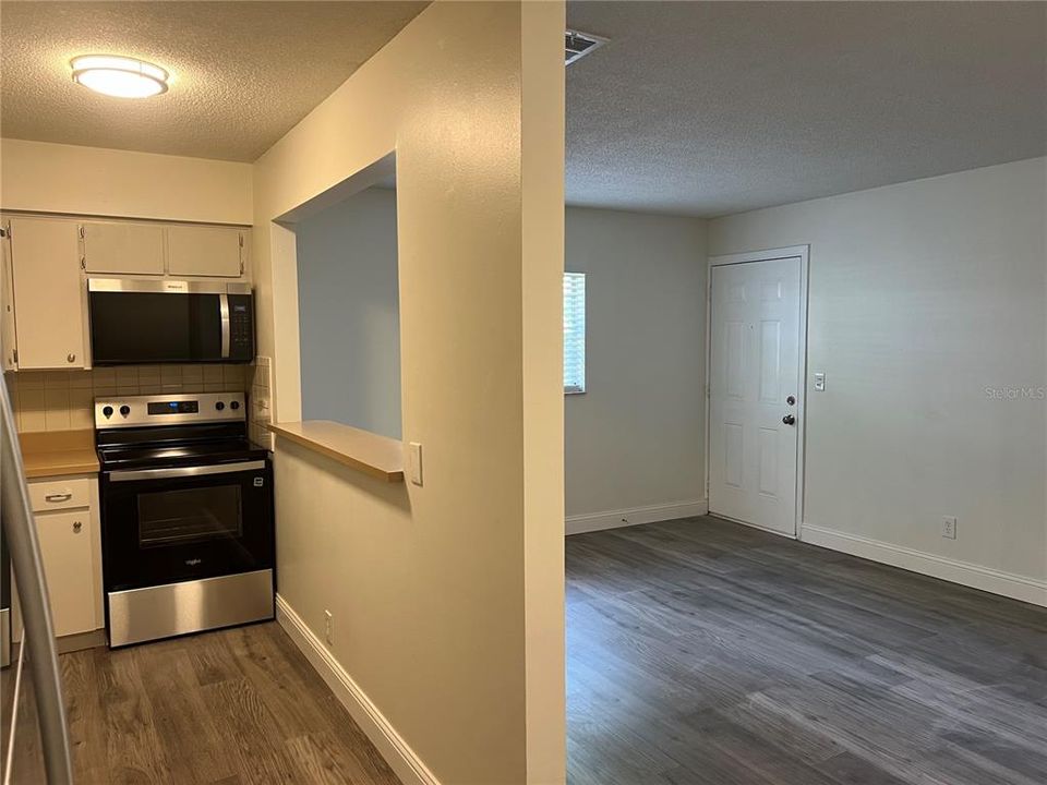 For Sale: $270,000 (2 beds, 0 baths, 1186 Square Feet)