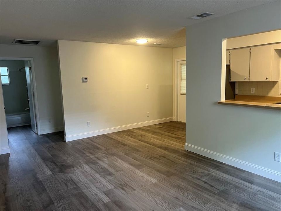 For Sale: $270,000 (2 beds, 0 baths, 1186 Square Feet)