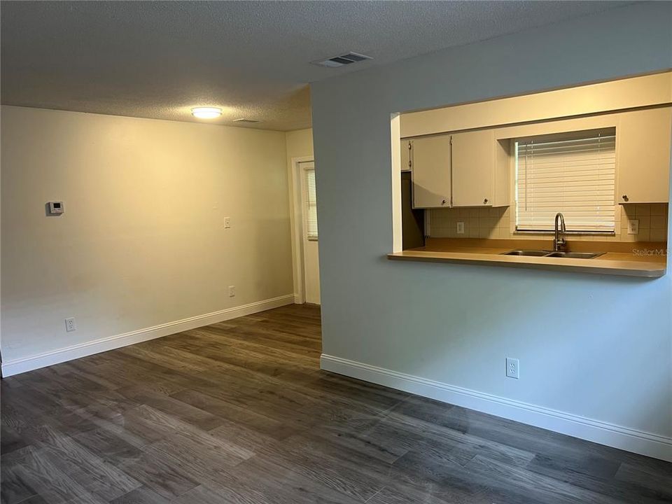 For Sale: $270,000 (2 beds, 0 baths, 1186 Square Feet)