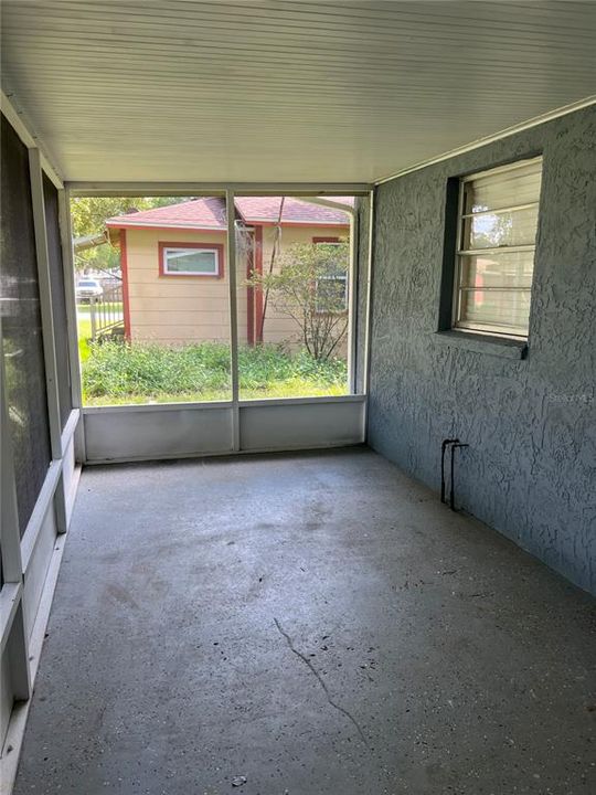 For Sale: $270,000 (2 beds, 0 baths, 1186 Square Feet)