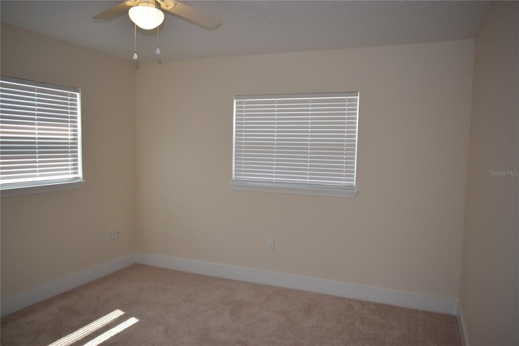 待售: $405,000 (4 贝兹, 2 浴室, 1812 平方英尺)