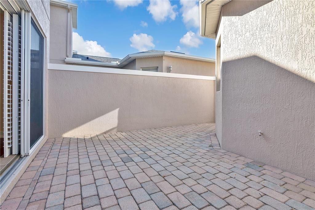 For Sale: $520,000 (4 beds, 3 baths, 1980 Square Feet)