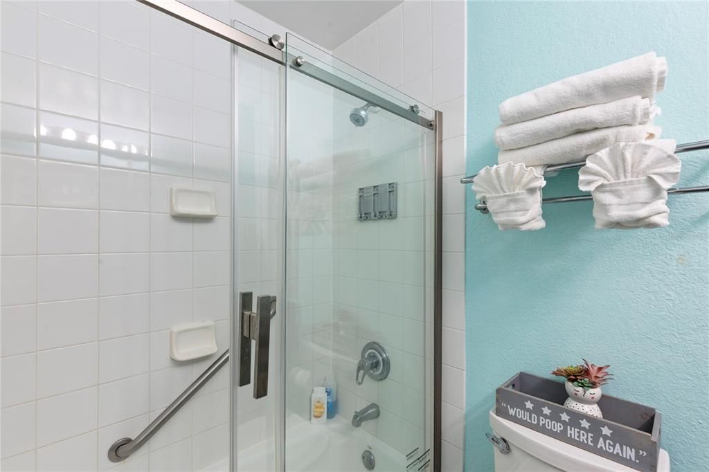 For Sale: $159,000 (1 beds, 1 baths, 445 Square Feet)