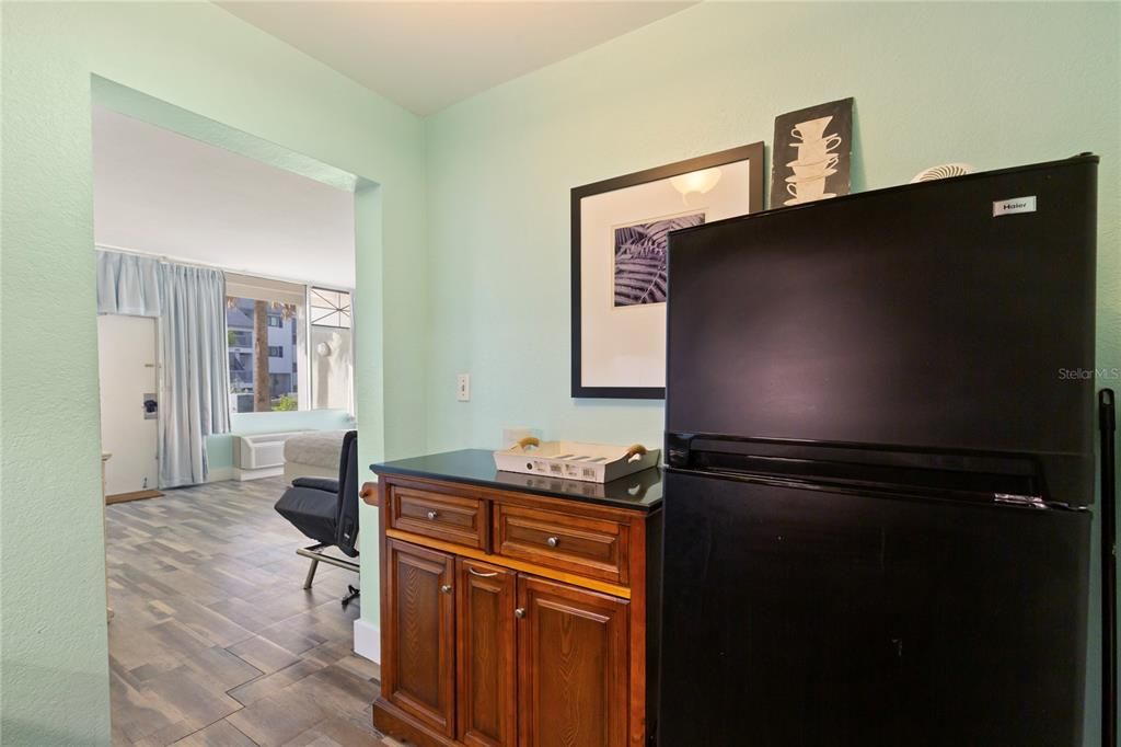 For Sale: $159,000 (1 beds, 1 baths, 445 Square Feet)