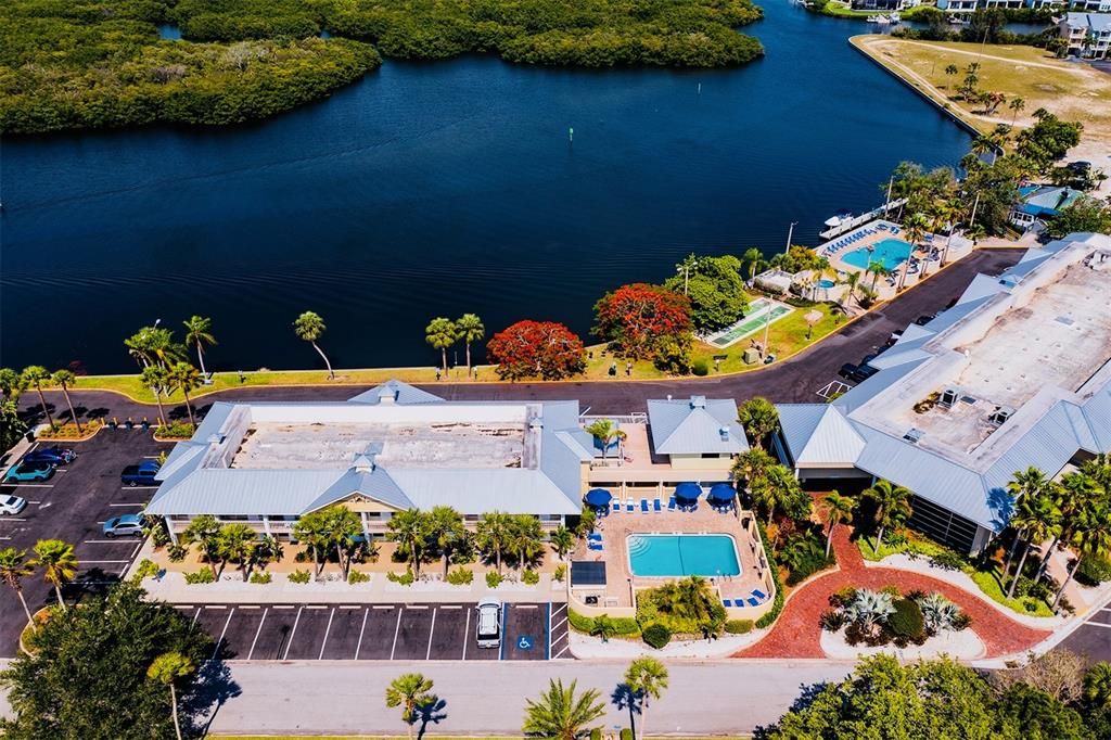 For Sale: $159,000 (1 beds, 1 baths, 445 Square Feet)