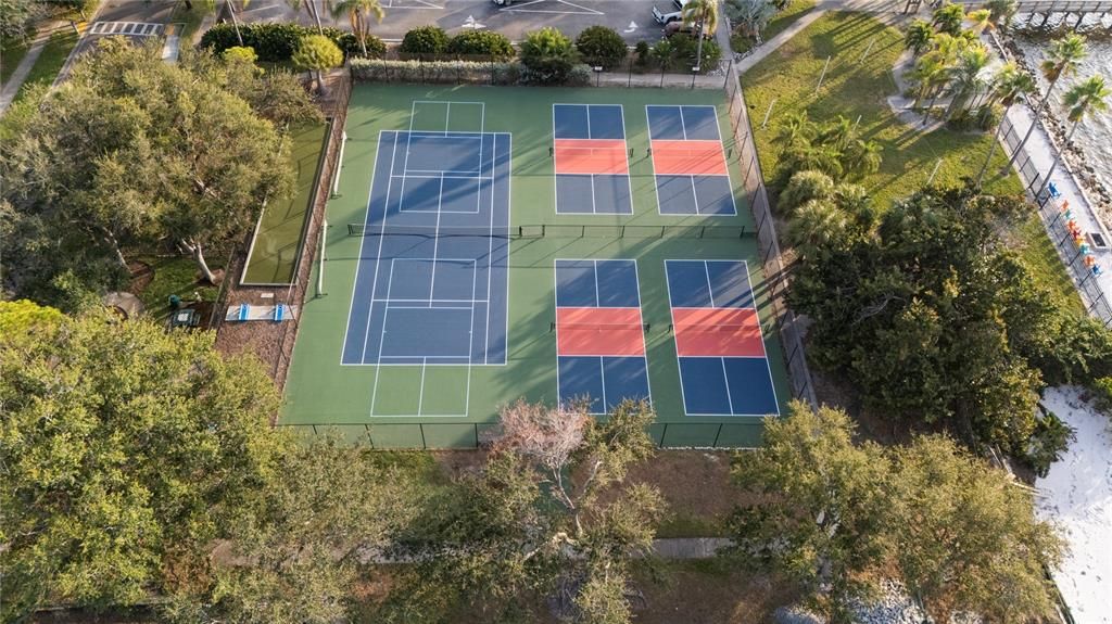 For Sale: $159,000 (1 beds, 1 baths, 445 Square Feet)