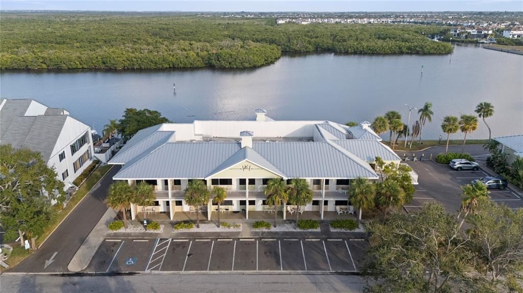 For Sale: $159,000 (1 beds, 1 baths, 445 Square Feet)