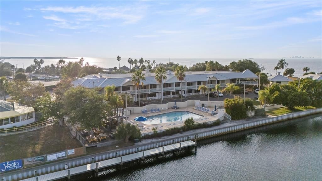 For Sale: $159,000 (1 beds, 1 baths, 445 Square Feet)