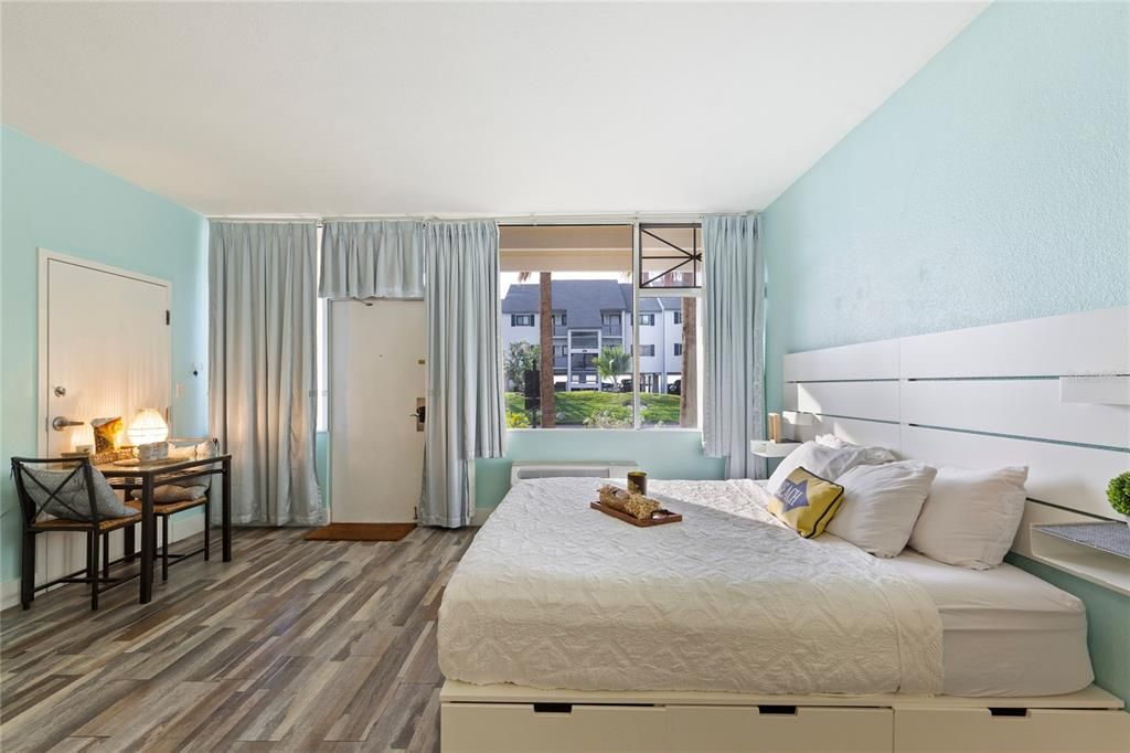 For Sale: $159,000 (1 beds, 1 baths, 445 Square Feet)