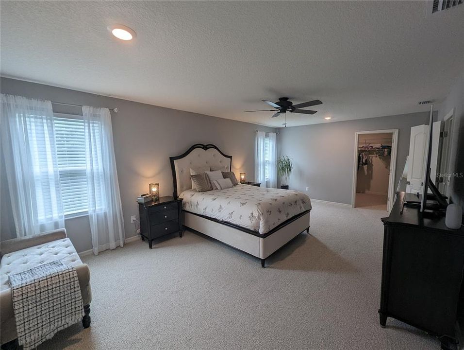 For Sale: $419,900 (3 beds, 2 baths, 2640 Square Feet)