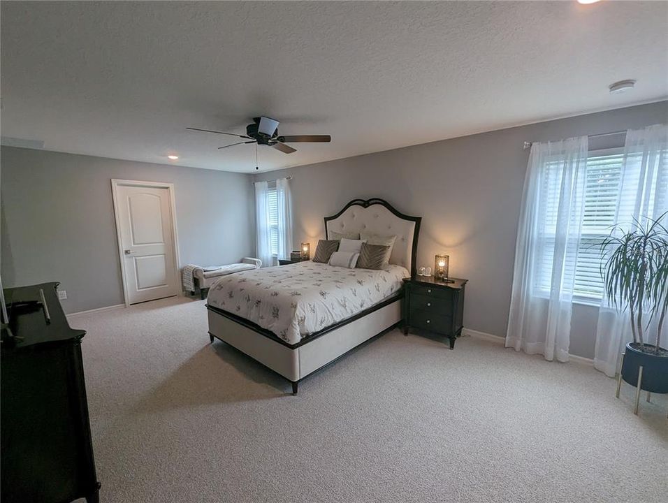 For Sale: $419,900 (3 beds, 2 baths, 2640 Square Feet)