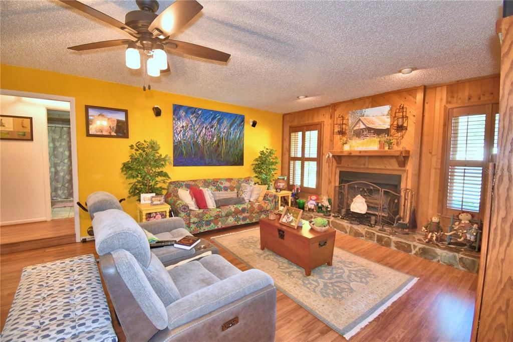 En Venta: $399,000 (3 camas, 2 baños, 1851 Pies cuadrados)