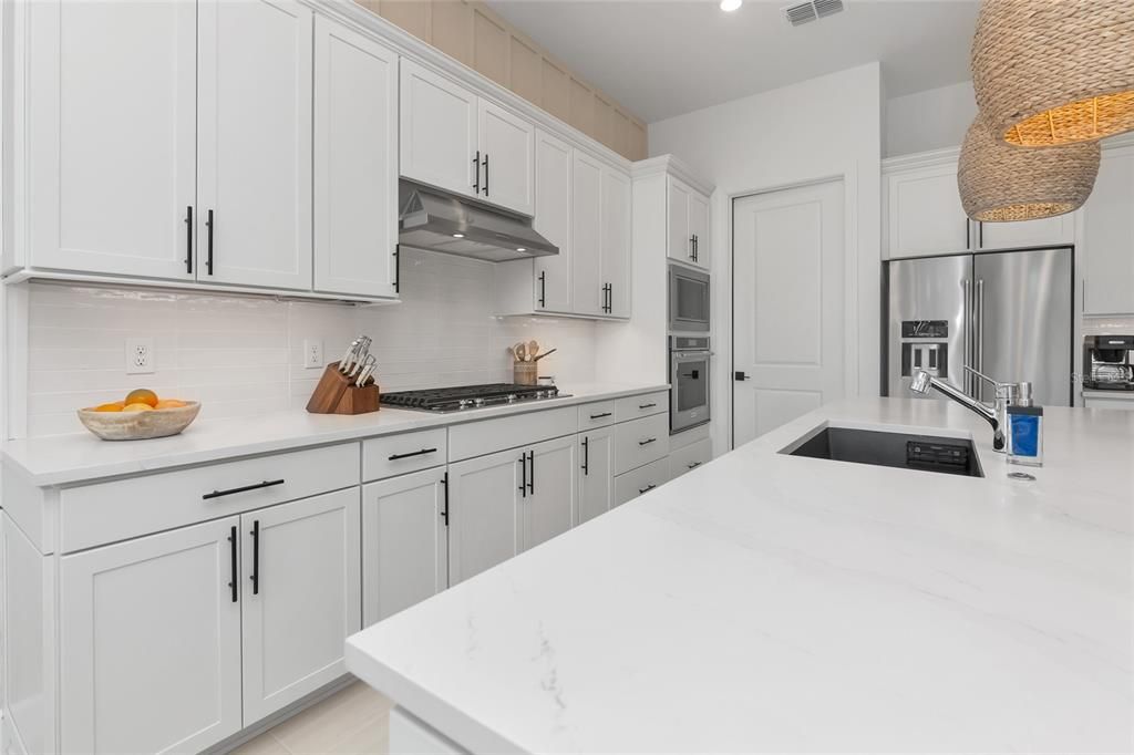 For Sale: $779,900 (3 beds, 2 baths, 2075 Square Feet)