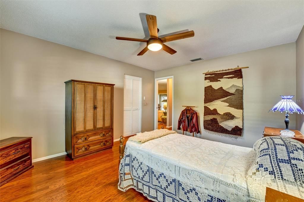 For Sale: $299,000 (2 beds, 2 baths, 1714 Square Feet)