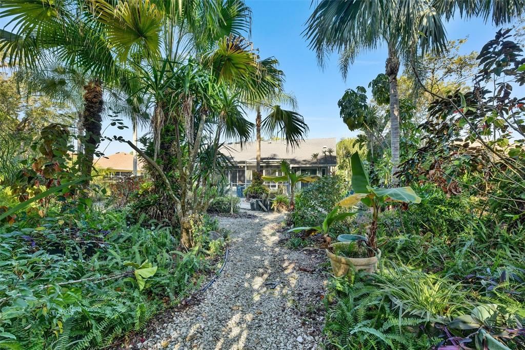 For Sale: $299,000 (2 beds, 2 baths, 1714 Square Feet)