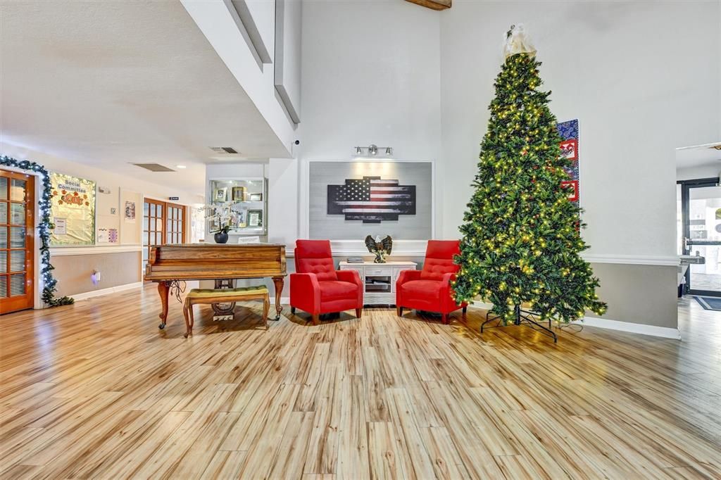 For Sale: $299,000 (2 beds, 2 baths, 1714 Square Feet)