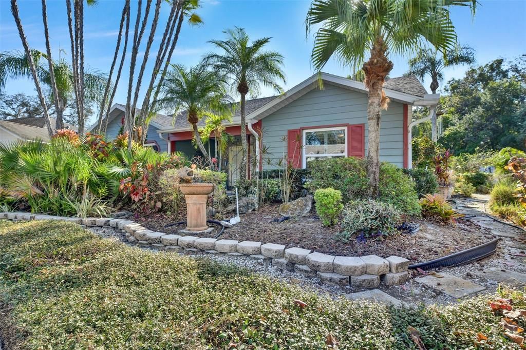 For Sale: $299,000 (2 beds, 2 baths, 1714 Square Feet)