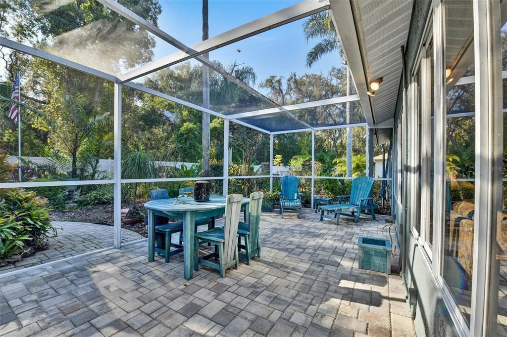 For Sale: $299,000 (2 beds, 2 baths, 1714 Square Feet)