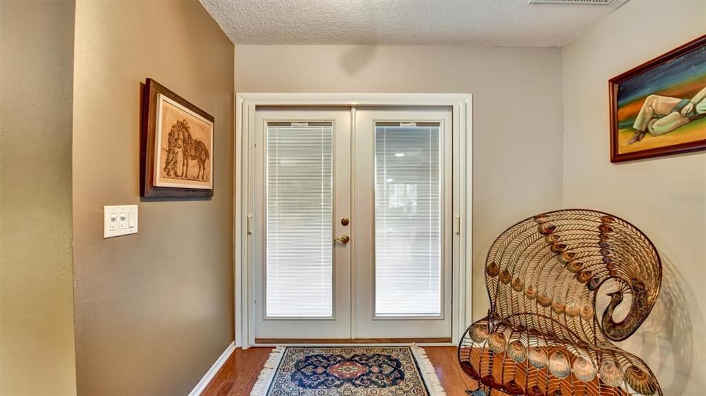 For Sale: $299,000 (2 beds, 2 baths, 1714 Square Feet)