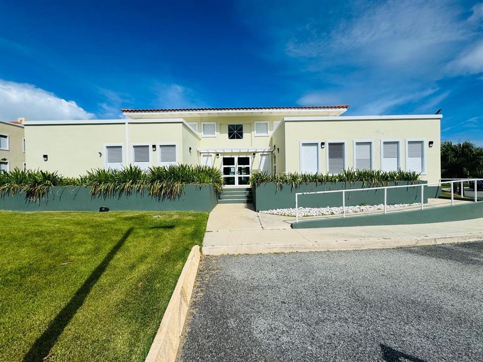 For Sale: $447,000 (3 beds, 2 baths, 1842 Square Feet)