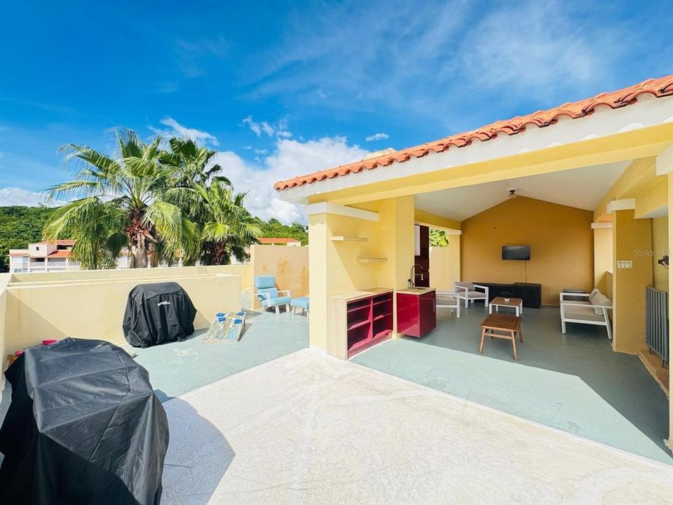 For Sale: $447,000 (3 beds, 2 baths, 1842 Square Feet)