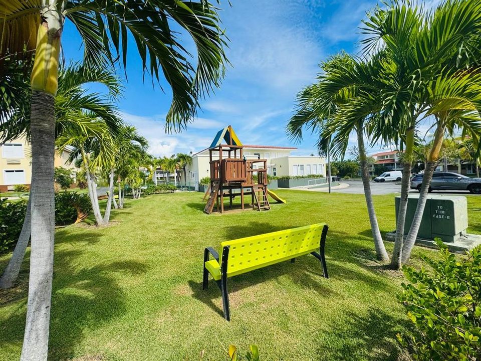 For Sale: $447,000 (3 beds, 2 baths, 1842 Square Feet)