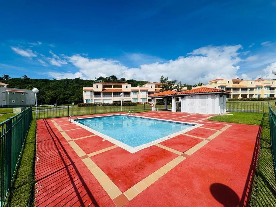 For Sale: $447,000 (3 beds, 2 baths, 1842 Square Feet)