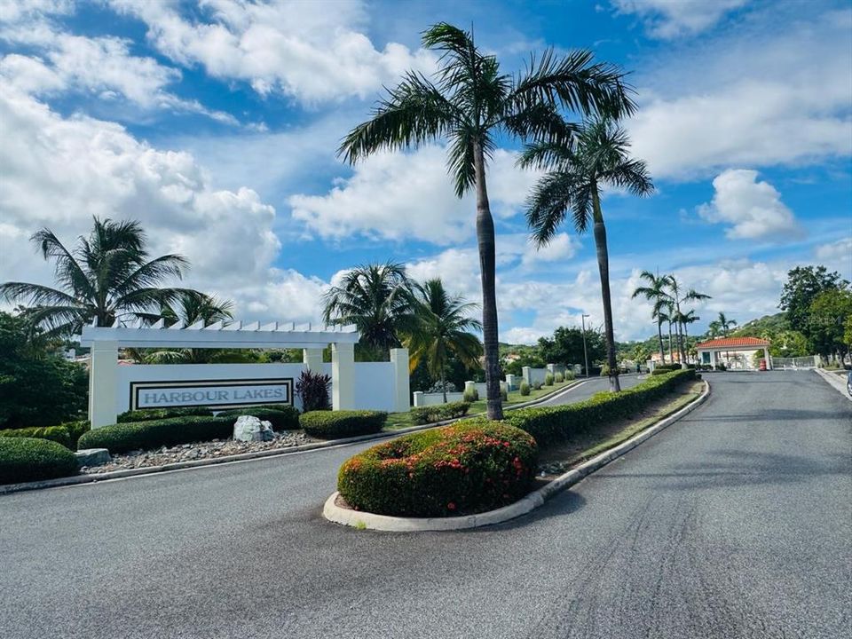 For Sale: $447,000 (3 beds, 2 baths, 1842 Square Feet)