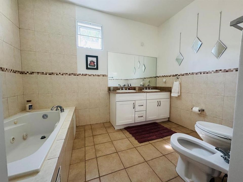 For Sale: $447,000 (3 beds, 2 baths, 1842 Square Feet)