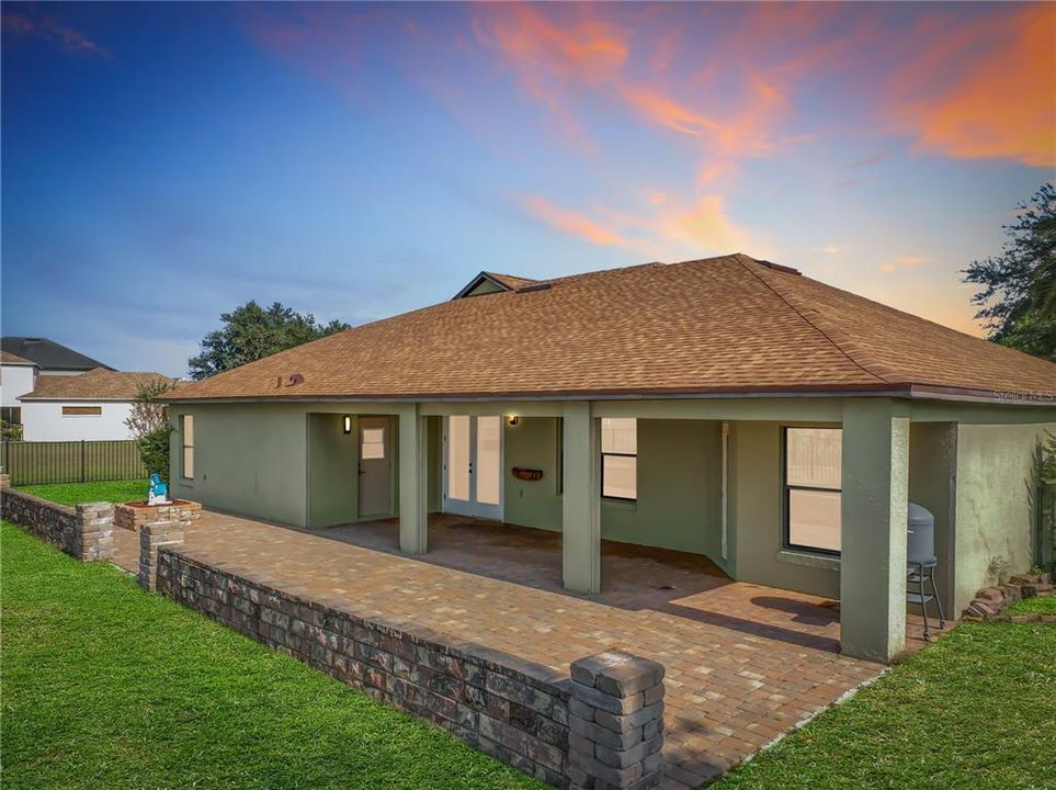 En Venta: $427,000 (5 camas, 3 baños, 2807 Pies cuadrados)