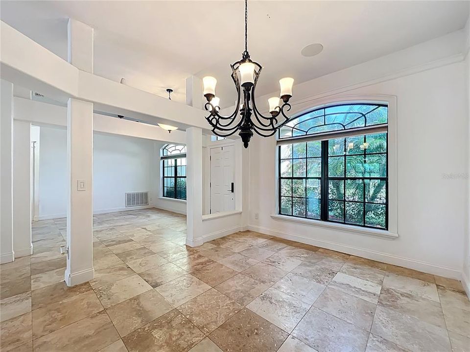 En Venta: $427,000 (5 camas, 3 baños, 2807 Pies cuadrados)