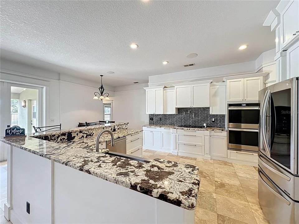 En Venta: $427,000 (5 camas, 3 baños, 2807 Pies cuadrados)