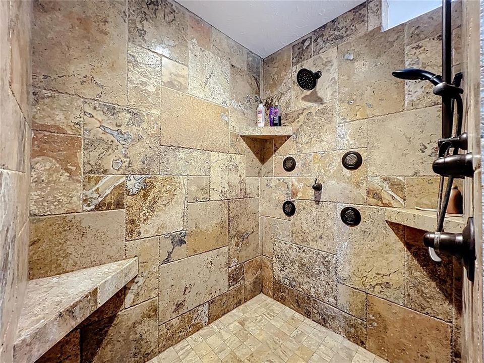 En Venta: $427,000 (5 camas, 3 baños, 2807 Pies cuadrados)