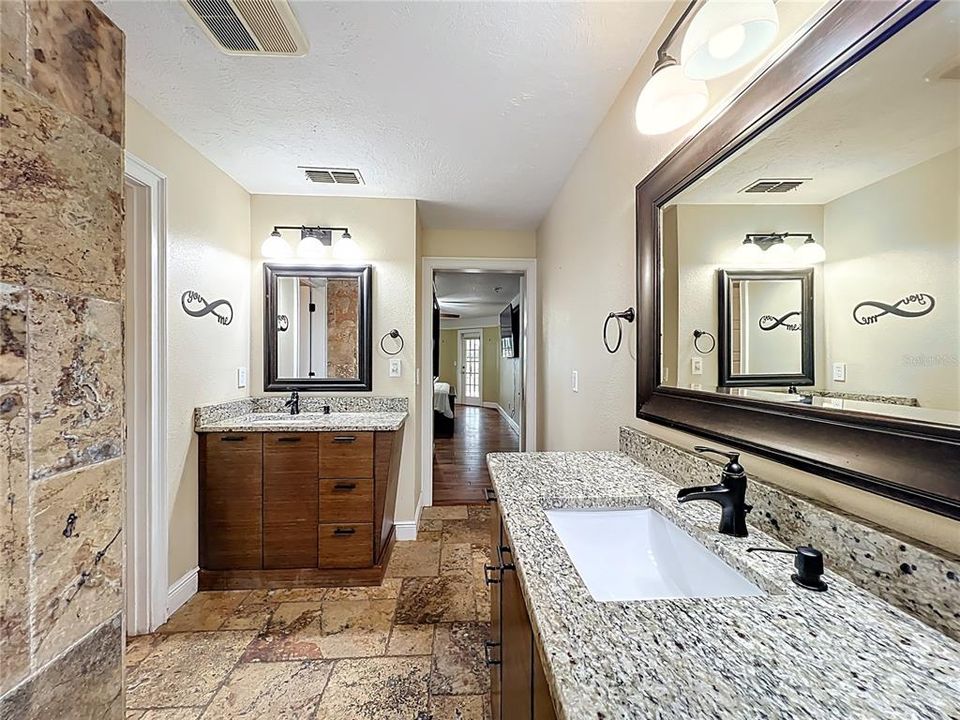 En Venta: $427,000 (5 camas, 3 baños, 2807 Pies cuadrados)