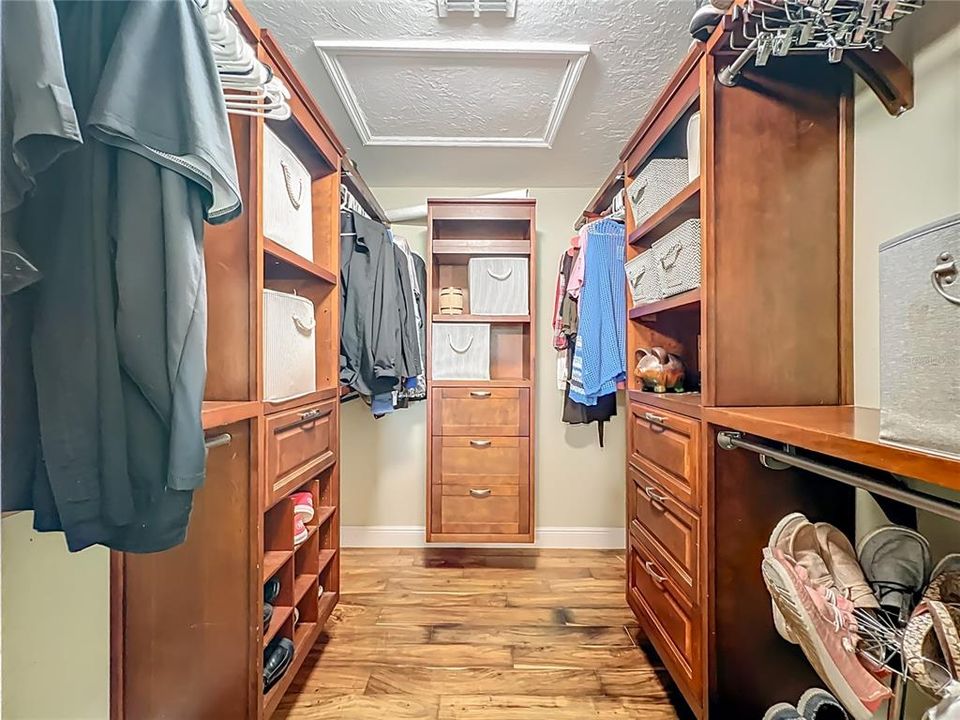 En Venta: $427,000 (5 camas, 3 baños, 2807 Pies cuadrados)