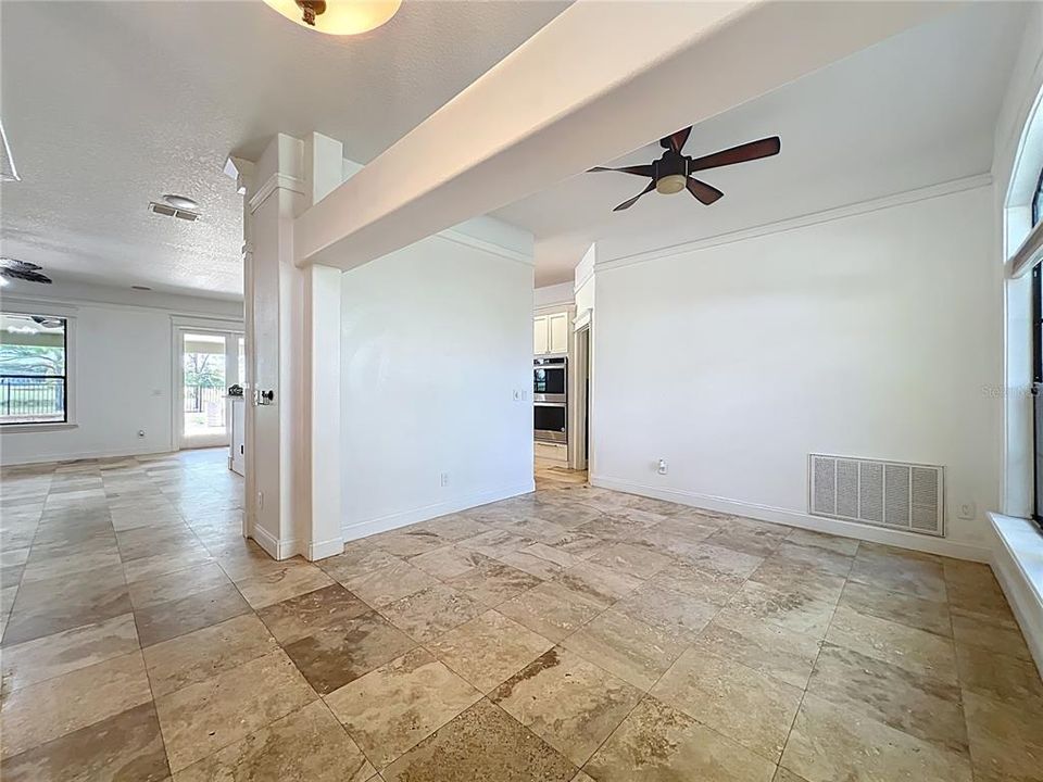 En Venta: $427,000 (5 camas, 3 baños, 2807 Pies cuadrados)